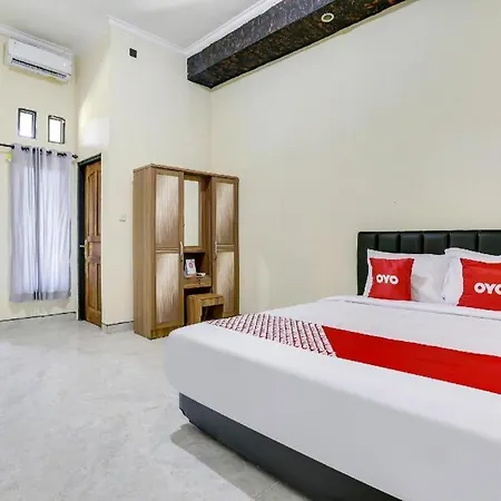 Spot On 90882 Sari Homestay Near Garuda Wisnu Kencana