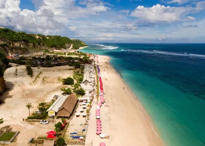 Spot On 90882 Sari Near Garuda Wisnu Kencana Hotel Uluwatu