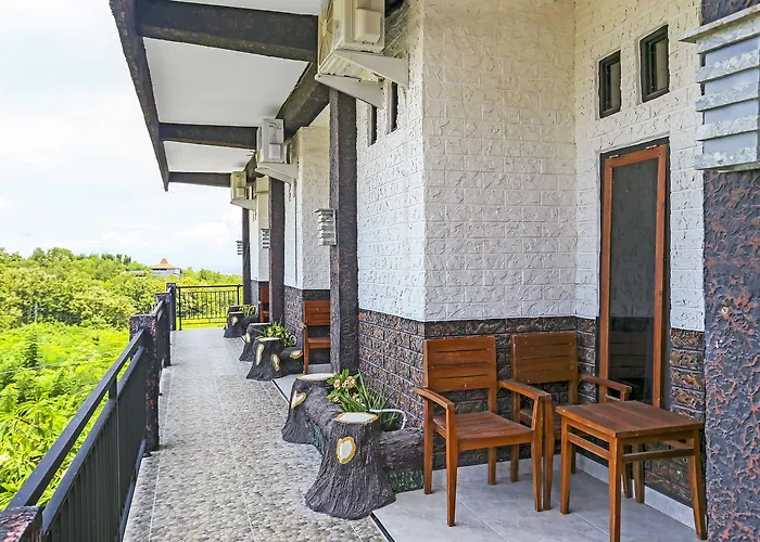 Spot On 90882 Sari Near Garuda Wisnu Kencana