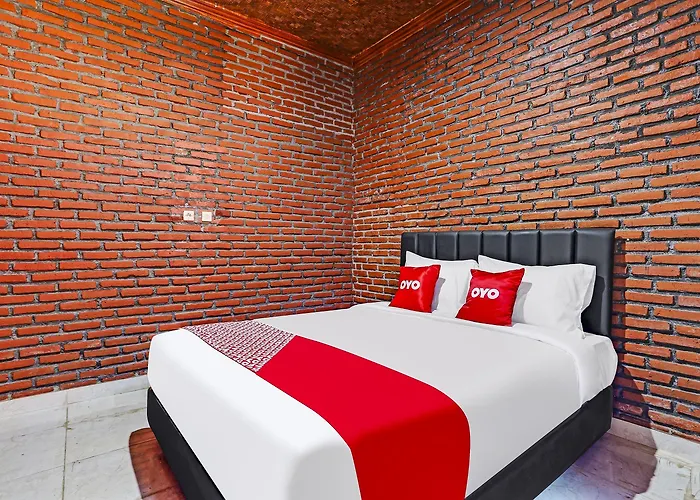 Hotel Spot On 90882 Sari Near Garuda Wisnu Kencana 2*