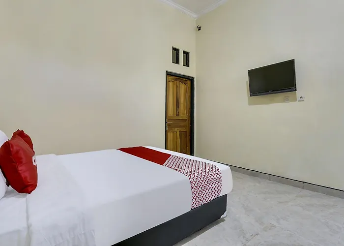 Spot On 90882 Sari Near Garuda Wisnu Kencana Hotel